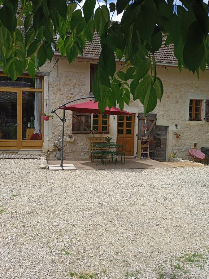 Chez Karine Ceyzerieu Exterior foto